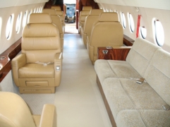 Interior 1987 Falcon 900B